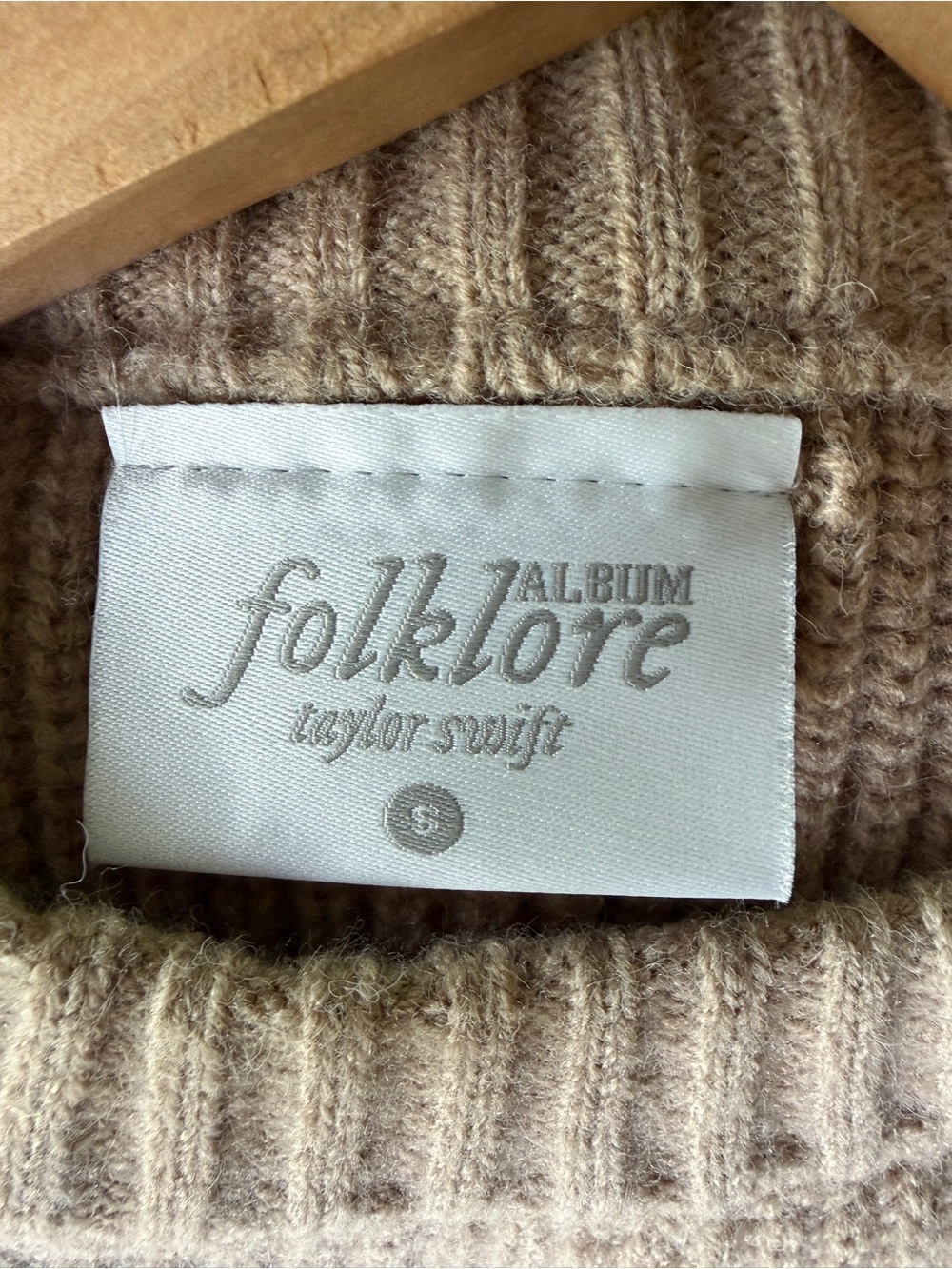 FOLKLORE ALBUM CHENILLE PATCH CREWNECK SWEATER. Size small. - Picture 7 of 7